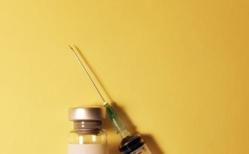 Covid-19 vaccine appointments now available on WhatsApp Covid-19 vaccination Photo Hakan Nural via Unsplash