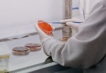 IIT alumnus signs US$ 2.5 million MoU for establishment of research facility IIT