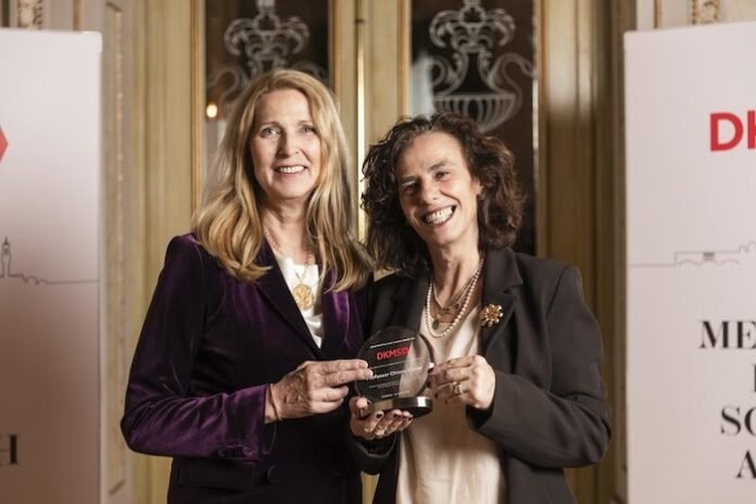 Chiara Bonini receives DKMS Mechtild Harf Science Award 2025 for her achievements in cancer cell and gene therapy Chiara Bonini receives DKMS Mechtild Harf Science Award 2025 for her achievements in cancer cell and gene therapy